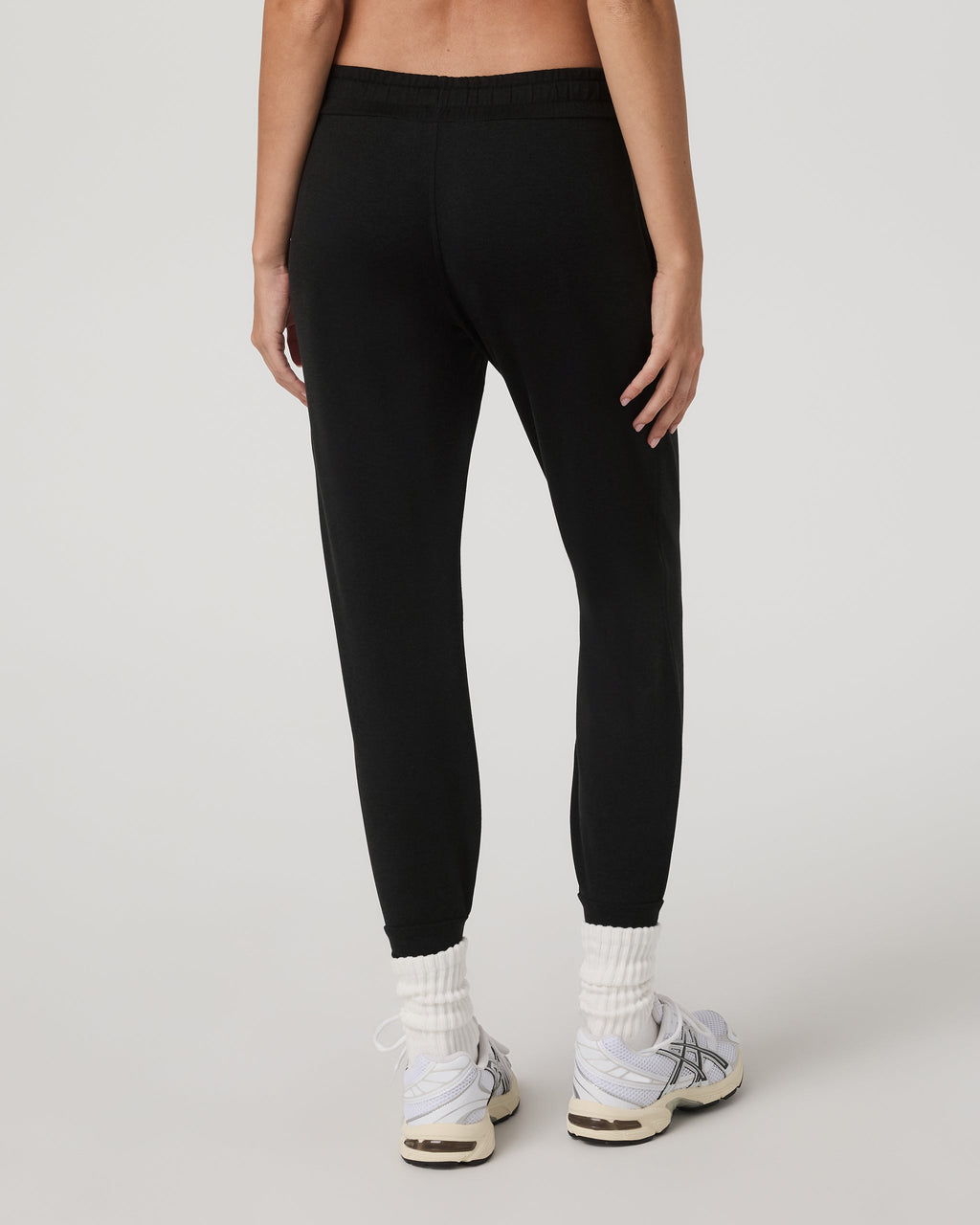 Vuori Performance Jogger Long in Black Heather - back view